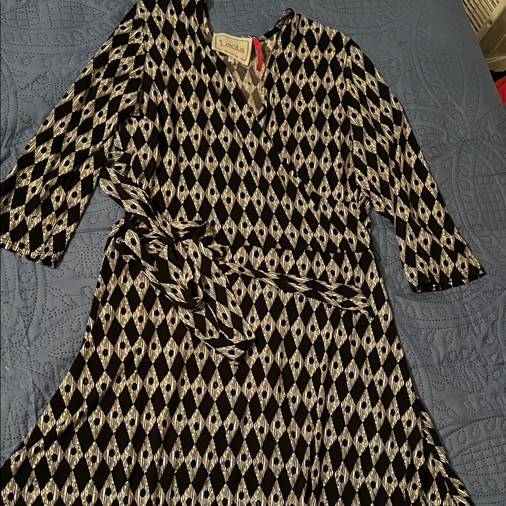 Leota Black and White Diamond Pattern  slightly flair style Dress with tie belt